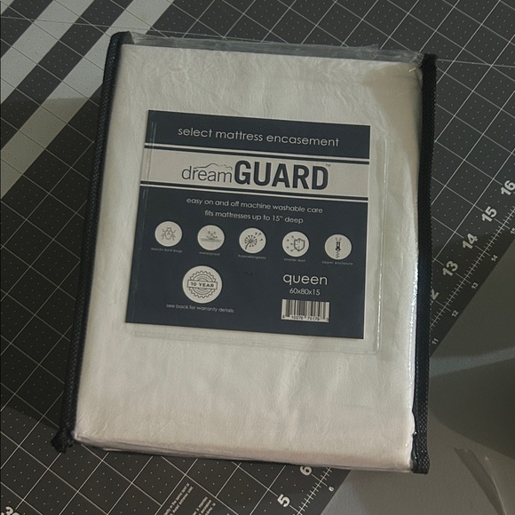 White Mattress Protector - Picture 4 of 4